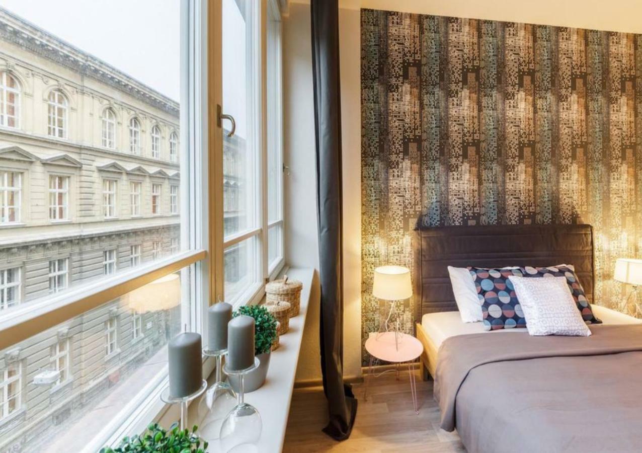 Central Prague Crown Apartments Praga Exterior foto